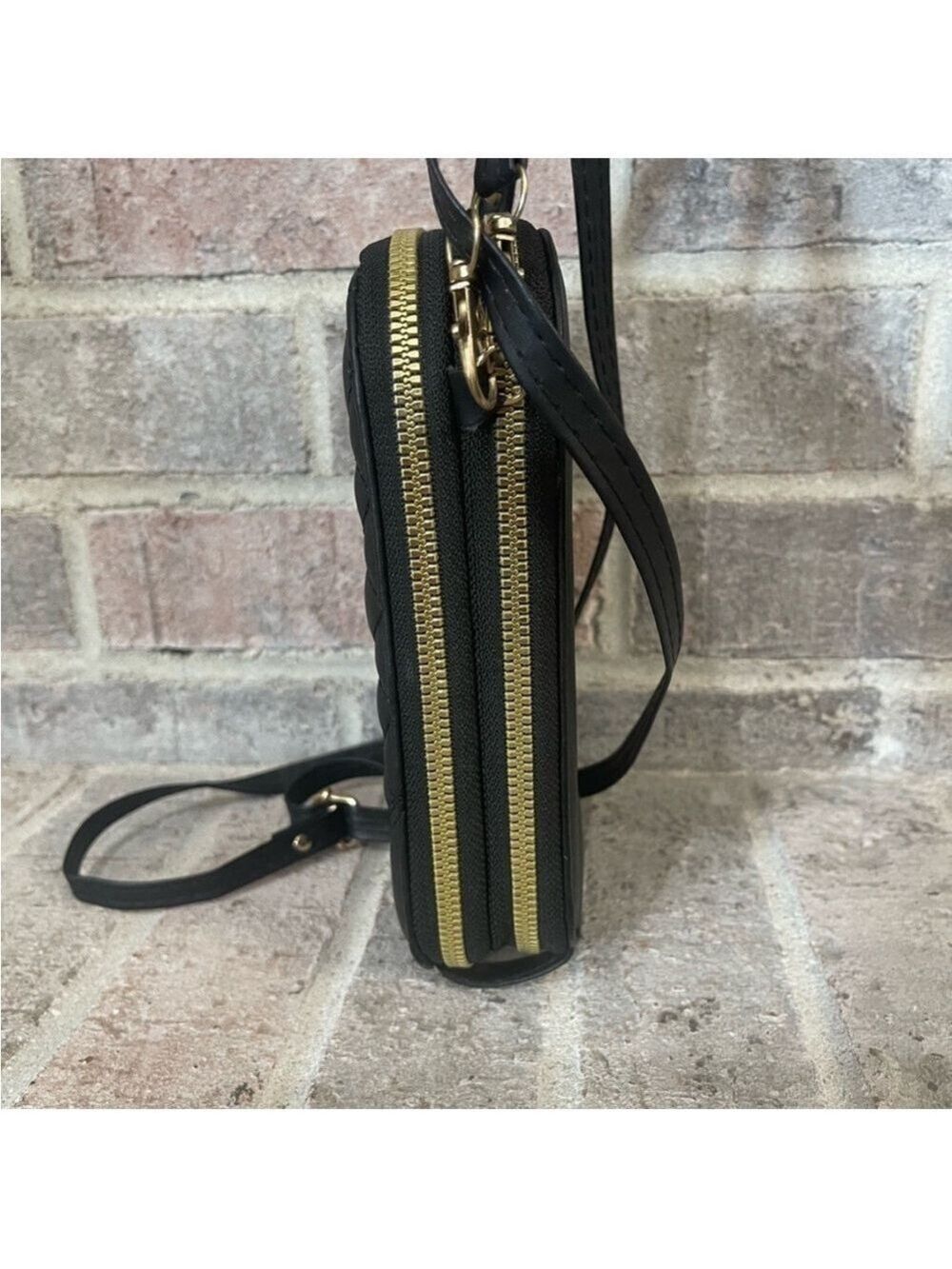 Stylish Black Crossbody Bag - Picture 6 of 9